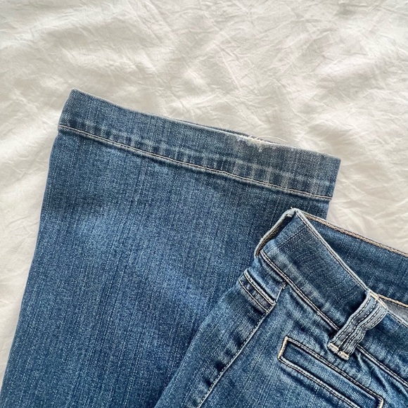 White House Black Market size 2R  Flare Denim Jeans - Picture 5 of 9